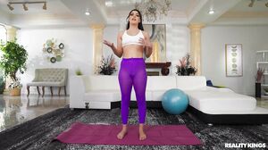 Gal Ritchie Fitness Vlogger Fucks Trainer