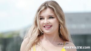 Renata Fox - Horny Influencer Addicted To DP