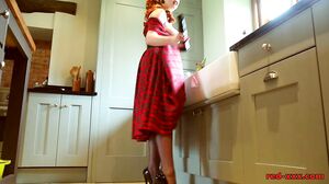 Red-XXX - Horny Housewife